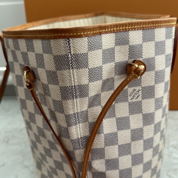 Authentic Louis Vuitton Damier Azur. - Picture 8 of 9